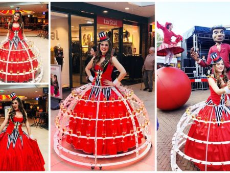 Champagne Diva Circus: Stijlvolle catering met flair! Unieke "rok" op wielen, aanpasbaar aan elk thema. Nu met betoverende LED verlichting!