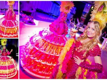 Tropical Diva: Stijlvolle catering op wielen met LED flair! Betoverend en aanpasbaar voor elk thema. Perfect voor bruiloften, evenementen en beurzen!"