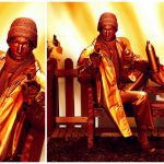 Koperen Zwerver Levend standbeeld met poëtische woordenstroom en betoverende zang. Perfect voor ontvangst, festivals en winkelcentra!