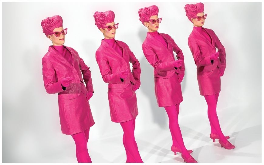 Combinatie act met Roze Zusjes en Schoonheid in Goud. Mobiele animatie en steltenlopers zorgen voor stijl, interactie en luxe sfeer bij ontvangst, beurzen, festivals en winkelcentra events