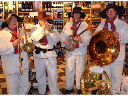 Boek het Sneeuwmannen Dixieland Looporkest voor een onvergetelijk evenement. Breed repertoire, flexibele bezetting. Swingend of ontspannen, het perfecte geluid voor uw feest!