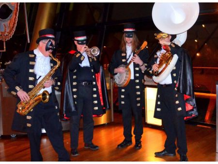 Boek het Venetiaans Italiaans Dixieland Looporkest voor een onvergetelijk evenement. Breed repertoire, flexibele bezetting. Swingend of ontspannen, het perfecte geluid voor uw feest!