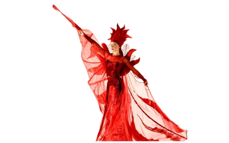 Rood wit blauw steltlopers zorgen voor vrolijk en feestelijk entertainment. Deze steltenact is perfect voor Koningsdag, festivals en winkelcentra en brengt een echte Hollandse sfeer.