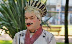 Guitige Chefkok boeken? Mobiele cateringact met heerlijke hapjes en amuses voor festivals, winkelcentra, beurzen en bedrijfsfeesten. Smaakvolle animatie en ontvangstentertainment met culinaire beleving.