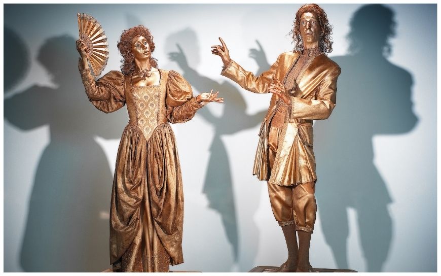 Brons Venetiaans Levend Standbeeld als stijlvolle eyecatcher op evenementen. Dit duo combineert barokke uitstraling met rustige bewegingen en is perfect voor ontvangst, beurzen en Venetiaanse thema’s.