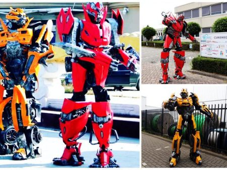 Ontvang het wow-effect met deze Gigantische Robots in Geel of Rood op uw evenement. Spectaculaire act voor grote feesten en evenementen!
