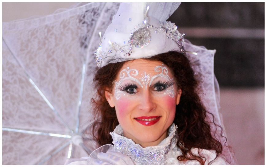 Ervaar vorstelijke elegantie met de IJskoninginnen Wit Steltenlopers en betoverend muzikaal duo. Perfect voor elk evenement. Boek nu!