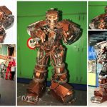 Robot Grande: Een imposante publiekstrekker van 2,5 meter voor een futuristische touch op uw evenement!