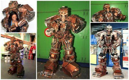Robot Grande: Een imposante publiekstrekker van 2,5 meter voor een futuristische touch op uw evenement!