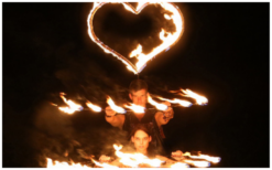 Betover uw evenement met de dynamische Freestyle Vuur Act - een unieke vuurshow voor festivals, clubs en bijzondere gelegenheden. Reserveer nu!