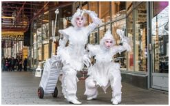 Boek Witte Draakjes met zeepbellen voor vrolijk en interactief entertainment. Perfect voor winkelcentra, festivals en ontvangstacts. Speels, mobiel en leuk voor jong en oud!