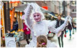 Boek Witte Draakjes met zeepbellen voor vrolijk en interactief entertainment. Perfect voor winkelcentra, festivals en ontvangstacts. Speels, mobiel en leuk voor jong en oud!
