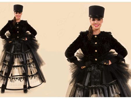 Betoverende Champagne / Prosecco Girls Zwart voor een stijlvol evenement. Flexibel en elegant entertainment. Ontdek onze unieke act vandaag!"