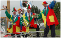 Dit Clowns Dixieland Looporkest speelt een voor iedereen herkenbaar repertoire in dixie-stijl. Boek nu!