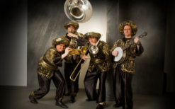 Dit Oosters Dixieland Looporkest speelt een voor iedereen herkenbaar repertoire in dixie-stijl. Boek nu!