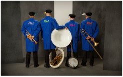 Dit Pieten Dixieland Orkest speelt een voor iedereen herkenbaar repertoire in dixie-stijl. Boek nu!