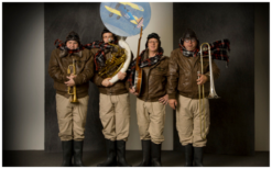 Dit Vliegeniers Dixieland Orkest speelt een voor iedereen herkenbaar repertoire in dixie-stijl. Boek nu!