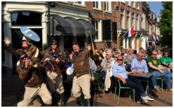 Dit Vliegeniers Dixieland Orkest speelt een voor iedereen herkenbaar repertoire in dixie-stijl. Boek nu!