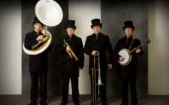 Dit Uitvaart Dixieland Orkest speelt een voor iedereen herkenbaar repertoire in dixie-stijl. Boek nu!