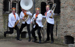 Dit Royal Dixieland Orkest speelt een voor iedereen herkenbaar repertoire in dixie-stijl. Boek nu!