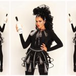 Champagne Girls Black Noir Mini: Elegante ontvangst en catering act voor stijlvolle evenementen. Boek nu voor een glamoureuze ervaring!