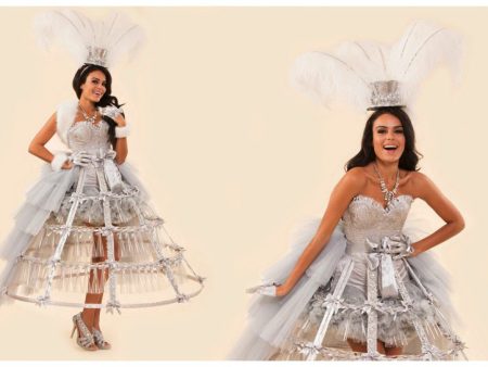 Schitterende Champagne / Prosecco Girls in Zilver: betoverend entertainment & gastvrijheid. Ideaal voor elk evenement thema. Ontdek de magie!