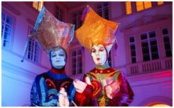 Boek Hoogbenige Diva’s op Stelten voor elegant en exotisch entertainment. Perfect voor festivals, ontvangsten en thema-events. Stijlvol, kleurrijk en betoverend stelten-entertainment!