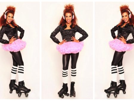Flitsende Rollerskate Black Pink Girls. Voeg onweerstaanbare charme toe aan uw evenement met deze exclusieve modellen. Boek nu voor een dynamische ervaring!