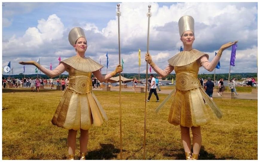 Egyptische Beelden Levend Standbeeld zorgen voor een statige entree op evenementen. Met gouden uitstraling en rustige houding brengen zij de sfeer van het oude Egypte tot leven bij ontvangst, beurzen.