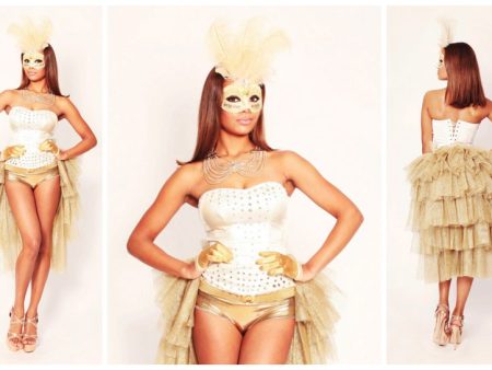 Betover uw evenement met Golden Masked Girls! Mysterieuze gastvrouwen met gouden maskers voegen glamour toe aan ontvangst en promotie. Ontdek meer!