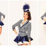 Ervaar maritieme charme: "Marine Girls Gestreept" heten uw gasten welkom met flair en stijl. Boek nu voor onvergetelijk entertainment!