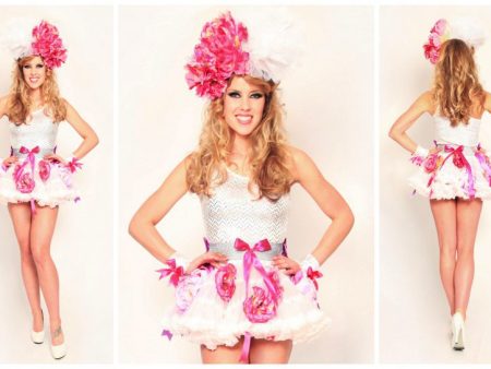 Ontmoet onze White Pink Hostess Girls: Elegant onthaal en flair voor uw evenement. Gastvrijheid en promotie op z'n best! HostessGirls ElegantFlair EventEntertainment