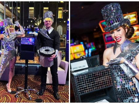 Betover uw evenement met Spiegelschrift Girls! Unieke interactieve entertainment voor jong en oud. Boek nu voor magische momenten!