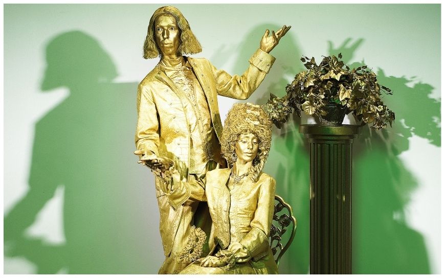 Gouden Venetiaanse Levend Standbeelden zorgen voor luxe en Renaissance-sfeer op evenementen. Met elegante bewegingen en non-verbale interactie zijn ze perfect voor ontvangsten, beurzen en themafeesten.