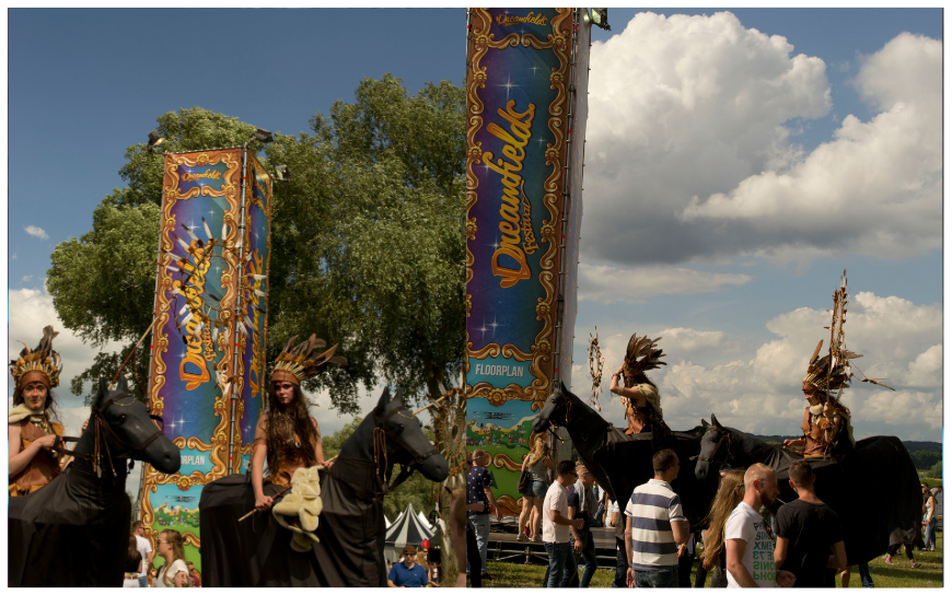 De Indiaanse Dromenvangers Steltenlopers op paarden brengen magie, cultuur en indrukwekkend visueel spektakel naar elk evenement. Perfect voor festivals, themafeesten en ontvangst. Boek deze unieke act!
