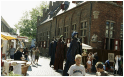 Ervaar de Betovering van de Mystieke Steltenlopers: Een Reis naar het Onbekende!