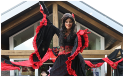 Ervaar betoverende Spaanse flair met onze Diva op Stelten! Perfect voor diverse events en Spaanse themafeesten.