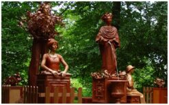 De Dames Torso’s Levend Standbeeld verrassen met stijl en elegantie. Op het eerste gezicht lijken ze stil, tot ze onverwacht tot leven komen. Hun gracieuze bewegingen zorgen direct voor aandacht en verwondering. Een stijlvolle eyecatcher voor elk evenement. Perfect voor ontvangst, beurzen en thema’s als Grieks, goud of brons. Deze levende standbeelden creëren interactie en laten een blijvende indruk achter.