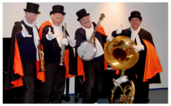 Boek het Dickens Dixieland Looporkest voor een onvergetelijk evenement. Breed repertoire, flexibele bezetting. Swingend of ontspannen, het perfecte geluid voor uw feest!