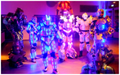 Futuristische Groep Robots met confetti shooters: Een unieke act voor elk evenement! Boek nu voor een onvergetelijke show!