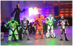 Futuristische Groep Robots met confetti shooters: Een unieke act voor elk evenement! Boek nu voor een onvergetelijke show!