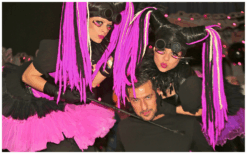 Pink & Spannend Steltenlopers brengen een mysterieuze, roze uitstraling en verrassend entertainment naar elk event. Perfect voor festivals, winkelcentra en ontvangst. Een opvallende act vol kleur en spanning.
