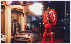 Beleef vuurspektakel op stelten! Onze Vuur Steltenlopers brengen een dynamische show met diverse vuurtools. Aanpasbaar aan elk event.