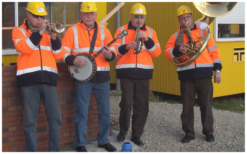 Boek het Bouwvakkers Dixieland Looporkest voor een onvergetelijk evenement. Breed repertoire, flexibele bezetting. Swingend of ontspannen, het perfecte geluid voor uw feest!