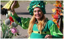 Betoverende theatervoorstelling Muzikale Bij en Vrolijk Rupsje is voor kinderen: 