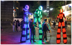 Spectaculaire Cyber Led Robots Steltenlopers met LED-verlichting voor een futuristisch woweffect op uw evenement!