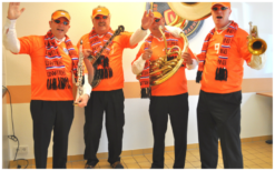 Boek het Oranje Dixieland Looporkest voor een onvergetelijk evenement. Breed repertoire, flexibele bezetting. Swingend of ontspannen, het perfecte geluid voor uw feest!