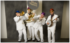 Dit Toppers Dixieland Orkest speelt een voor iedereen herkenbaar repertoire in dixie-stijl. Boek nu!