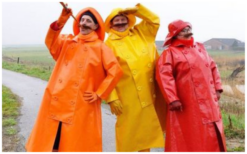 Ervaar de magie van de Grote Regenjassen Animatie Act - kleurrijk, nautisch entertainment voor elk evenement! Boek nu voor betovering op zee!