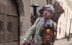 De Man met de Klok is een komische straattheateract met een klokkenverzamelaar op een scooter. Non-verbaal mobiel entertainment vol humor en interactie, perfect voor festivals, winkelcentra en evenementen.